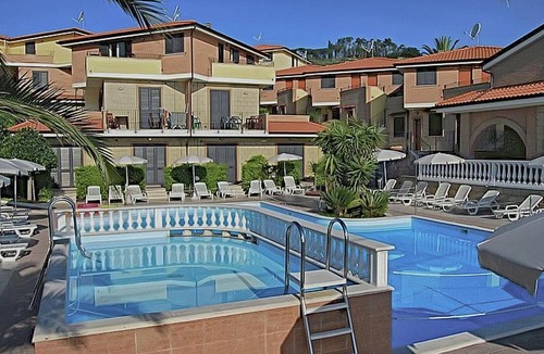Tortoreto Lido House | Luxurious Holiday Home in Tortoreto with Pool