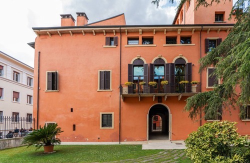 Citta Antica Apartment | Luxurious Maffei Palace - Domus Verona