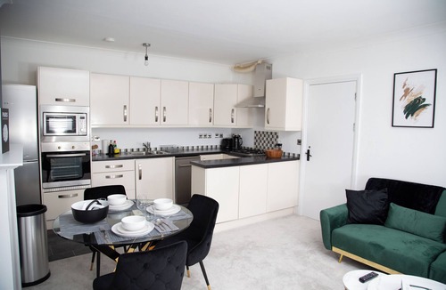 Brondesbury Park Apartment | Luxury 2 BED near tube station
