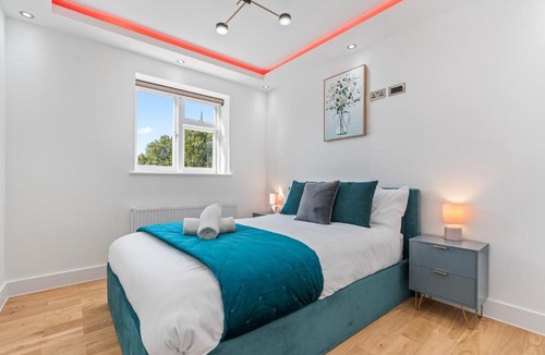 Bishop's Apartment | Luxury 2BR flat at Waterloo near London Eye and Big Ben