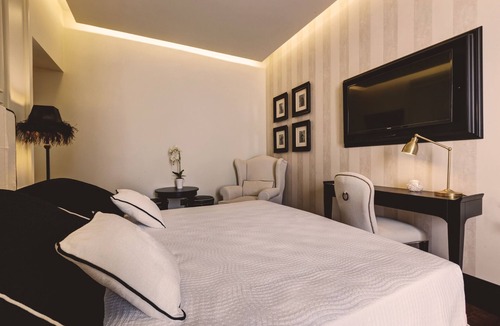 Celio Bed & Breakfast | Luxury B&B room at Colosseum bathroom ensuite