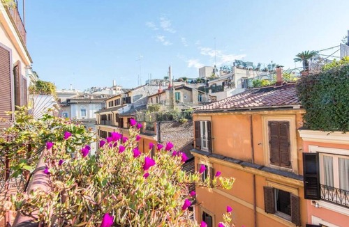 Rione III Colonna Apartment | Luxury Spanish Steps Terrace