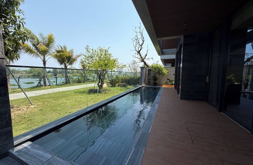 Ngu Hanh Son Villa | Luxury Villa Near My Khe Beach