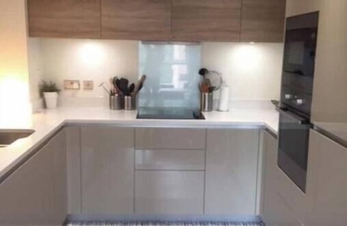 South Acton Apartment | Luxury West London Apartment with Balcony & Excellent Transport Links