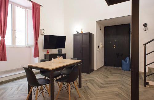 Quartieri Spagnoli Apartment | Madaleni Home Plebiscito