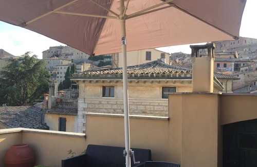 Montepulciano Apartment | Magnificent 2 Bedroom Apartment with Terrace and Air Conditioning