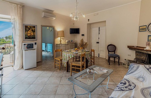 Laureana Cilento House | Mary's House