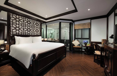Hanoi Backpacker Quarter Hotel | MAY DE VILLE Crown Hotel