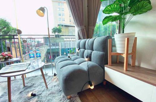 Mai Dich House | May - HO TUNG MAU