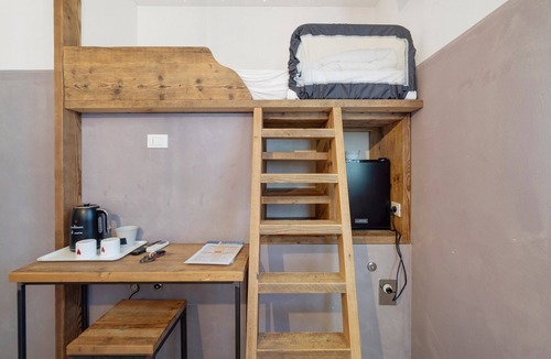 Dolo Apartment | Melloni Street Home - Malva Room