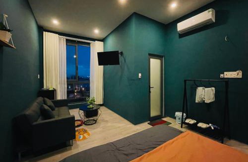 Ninh Kieu Hotel | MID NIGHT