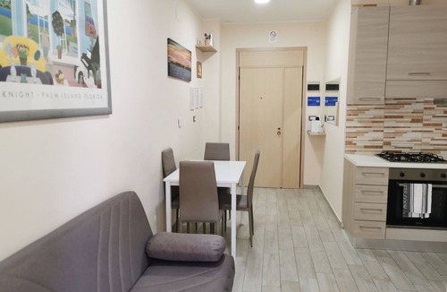 Montesilvano Apartment | Mini apartment a stone's throw from the beach with parking space