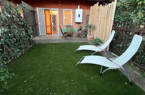 Zona LIV La Giustiniana Apartment | Mini Appartamento con giardino - Lovely studio for 2 with garden