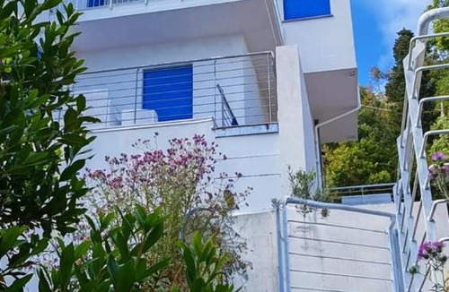 Pollica Apartment | Minnelea Blue Retreat