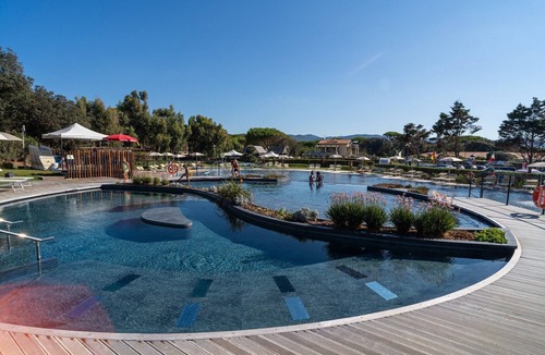 Le Rocchette House | Mobilhome im Ferienpark mit grosser Poolanlage