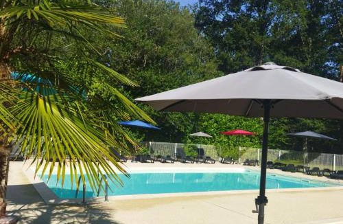 Saint-Gerons Other | Mobil-home 6 pers. - Terrasse au Camping Saint-Gérons - API-1-52-1317
