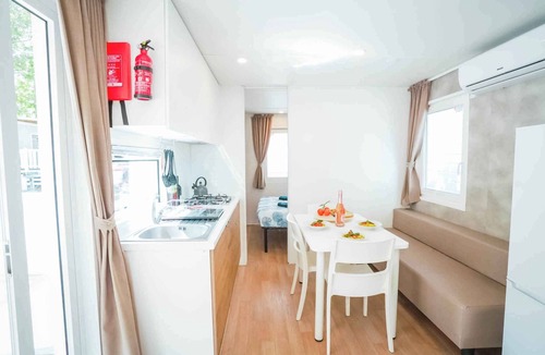 Mandrione House | Mobilehome with air conditioning, terrace and pool