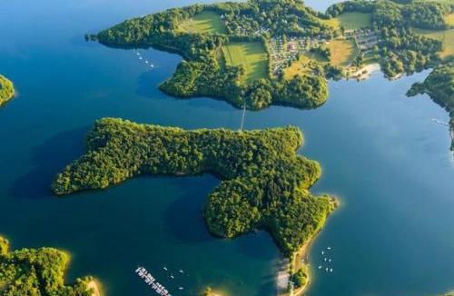 La Celle-sous-Gouzon Other | Mobilhome climatisé au bord du lac avec piscine