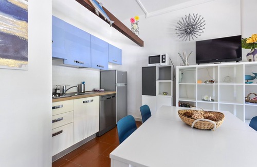 Lacona Apartment | Modern apartment with garden, air conditioning and Wi-Fi
