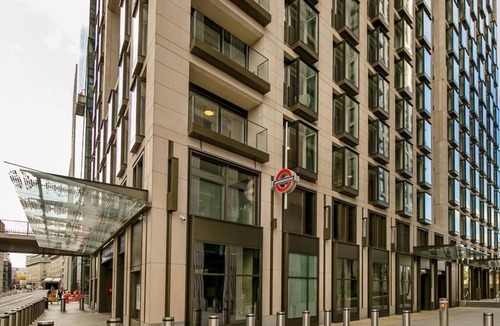 Waterloo Apartment | Modern 1-Bed Apartment in Southbank Place, Central London