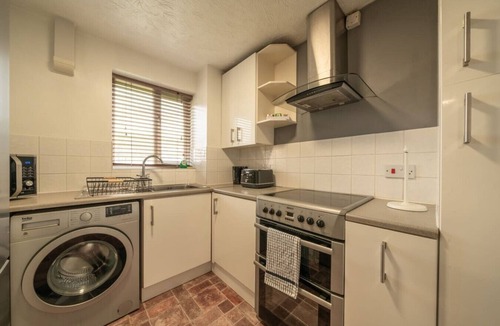 Cricklewood Apartment | Modern 2 Bed Apartment with free private parking