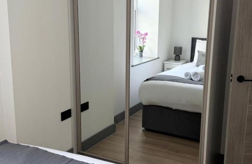 West Finchley Apartment | Modern 2BR Flat | North Finchley