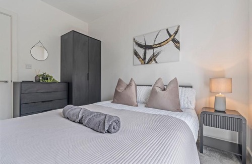 Wembley Central Apartment | Modern 2BR Wembley Stay Sleeps 8 5-Min Walk to Stadium