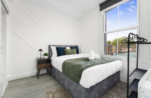 Harringay Apartment | Modern 3BR 2Bath Flat Near Transport & Park