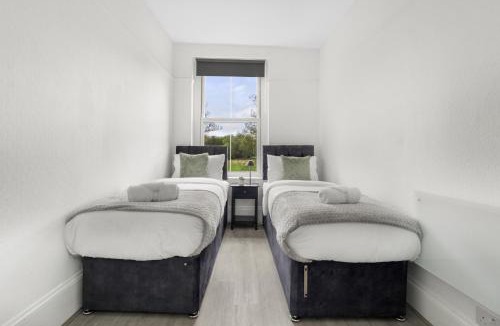 Harringay Apartment | Modern 3BR 2Bath Flat Near Transport & Park