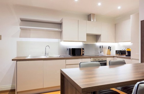 Cantelowes Apartment | Modern and large oasis flat in Camden with patio