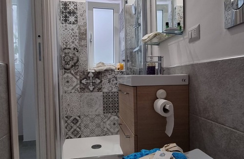 Cava de' Tirreni House | Modern house in old village
