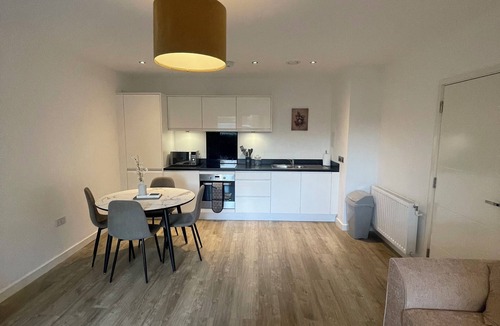 Brent Apartment | Modern & Relaxing 1 bedroom apartment Moments away from underground Station!