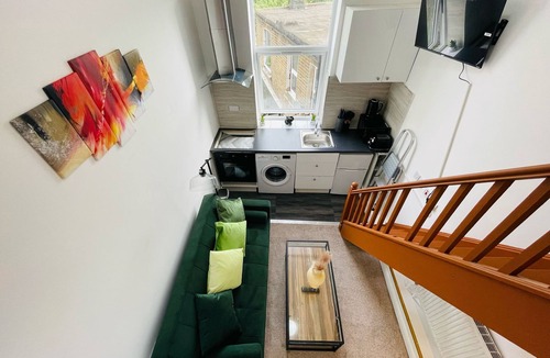 Queen's Park Apartment | Modern Studios Malvern Road
