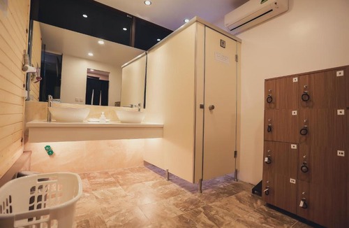 Cong Vi Hotel | Momizi Business Hotel
