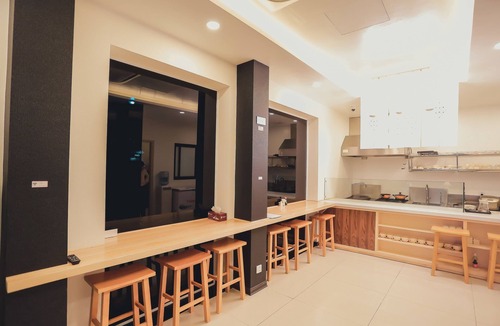 Cong Vi Hotel | Momizi Business Hotel