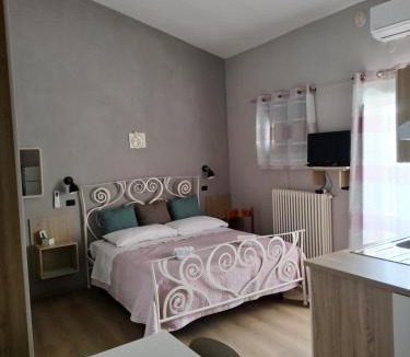 Palazzo San Gervasio Apartment | Monolocale al secondo piano con cucina e terrazzino