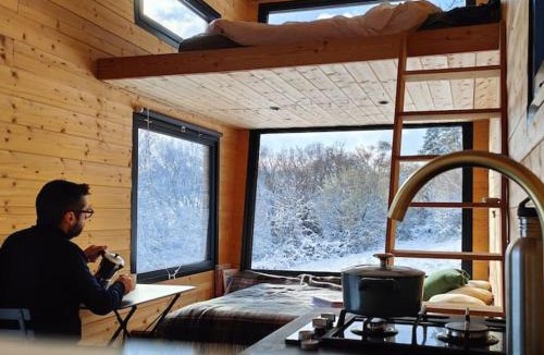 Saint-Jacques-d'Ambur Ski Chalet | MOOSE home Tiny House Les Chaumes