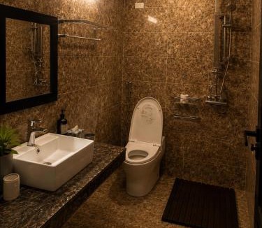 Ninh Binh Hostel | Mountain Goat Wooden Capsules Hostel 247