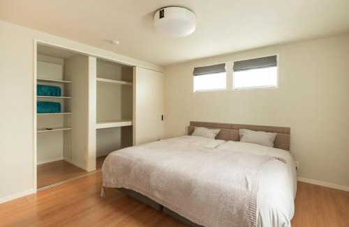 Koshi Villa | Mova Villa Koshi 三澤 1 - 新築一軒家貸切 無料駐車場付 ファミリー向け