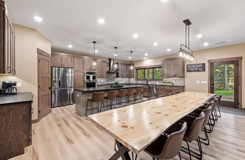 Lead Cabin | Mt. Ever-Rest - Family Cabin near Nature & Dining