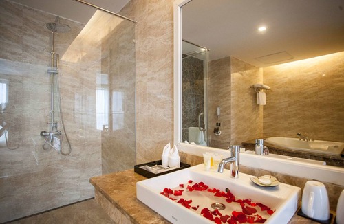 Cua Đai Hotel | Muong Thanh Holiday Hoi An Hotel