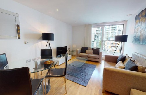 Isle of Dogs Apartment | MySquare Two Bedroom Serviced Apartment in Indescon Square