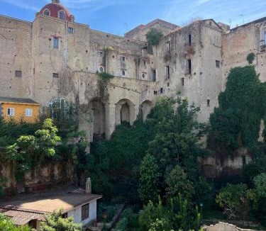 Rione Sanita Apartment | Napoli centro madame Naples con terrazzo e vista giardino