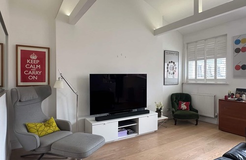 Bloomsbury Apartment | New! Elegant Top floor flat in Bloomsbury, minutes from the British Museum.