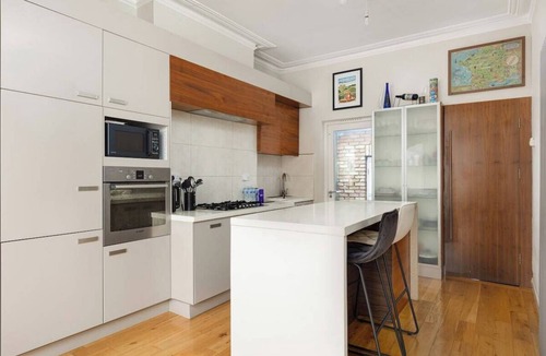 Harringay House | New! Modern Family 4BR Home | Patio | Harringay