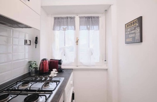 Tuscolano Apartment | New Tuscolana White Apartment