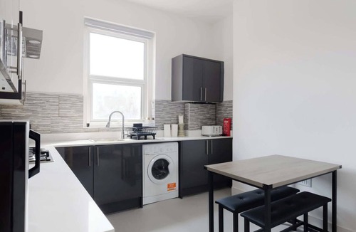 Harrow Road Apartment | Newly Renovated 4BDR Home Near Notting Hill
