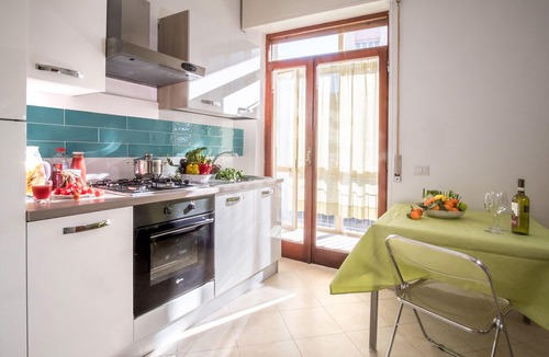 Sorrento City Centre Apartment | Nice and sunny apartment located on the main street of Sorrent