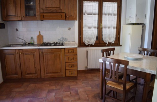 Castiglione del Lago Apartment | Nice apartment for 4 people with WIFI, pool, A/C, TV, veranda and pets allowed