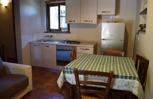 Castiglione del Lago Apartment | Nice apartment for 4 guests with WIFI, pool, patio and pets allowed